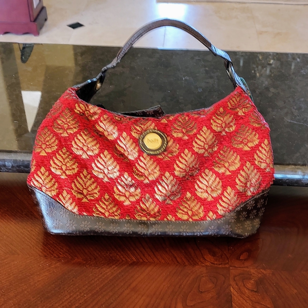 Elegant Red and Gold Hobo Bag REPOSH FROM @NOICANNOT